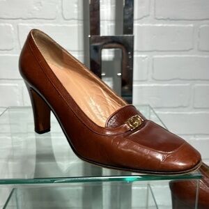 Gucci Logo  Vintage Brown leather pumps size 7 and EU 37.5 block heel vintage